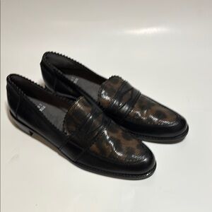 Women’s Black cheetah Stuart Weitzman Loafers 7N